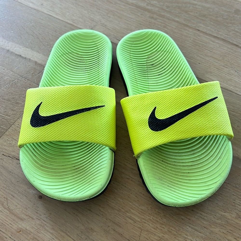 Nike sandals, kids